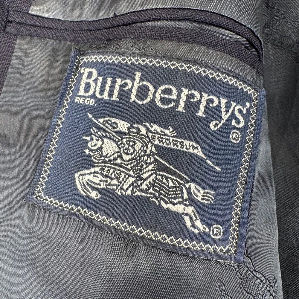 Burberrys Wool Blazer Mens 46 Navy Blue Gold Crest Button Vintage Sport Coat